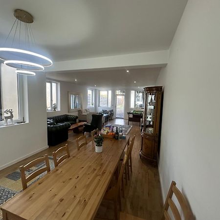 North London A Spacious 7 Bedroom House Accommodating Up To 18 People Complete With Own Gym And Table Tennis מראה חיצוני תמונה