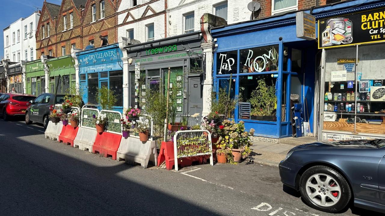 North London A Spacious 7 Bedroom House Accommodating Up To 18 People Complete With Own Gym And Table Tennis מראה חיצוני תמונה