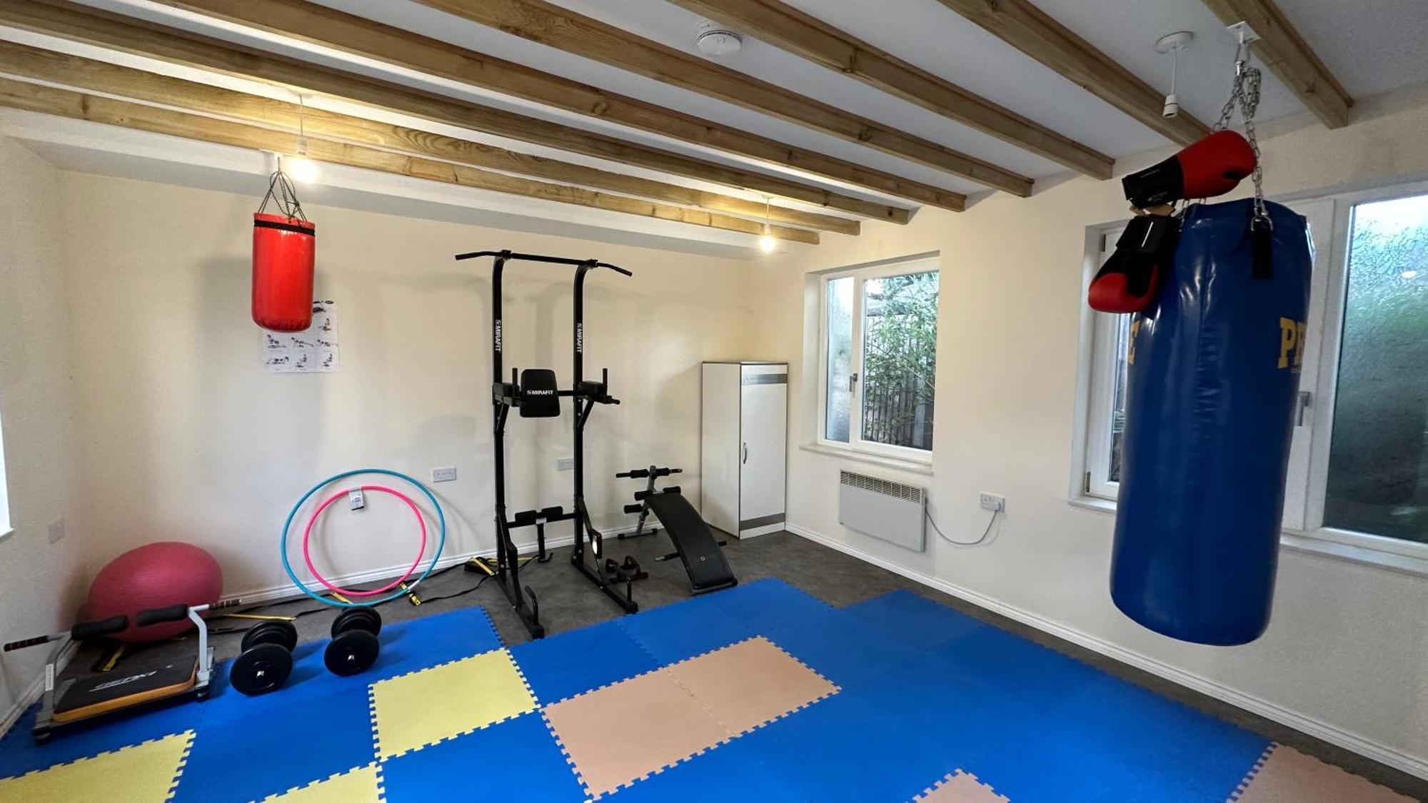 North London A Spacious 7 Bedroom House Accommodating Up To 18 People Complete With Own Gym And Table Tennis מראה חיצוני תמונה