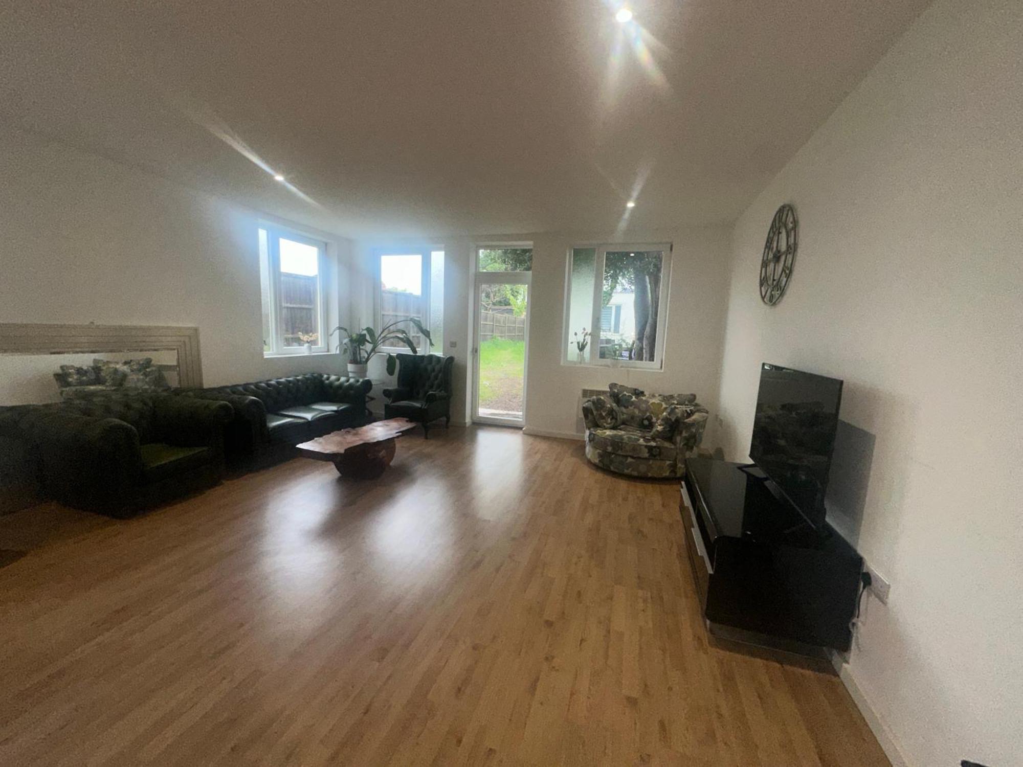 North London A Spacious 7 Bedroom House Accommodating Up To 18 People Complete With Own Gym And Table Tennis מראה חיצוני תמונה